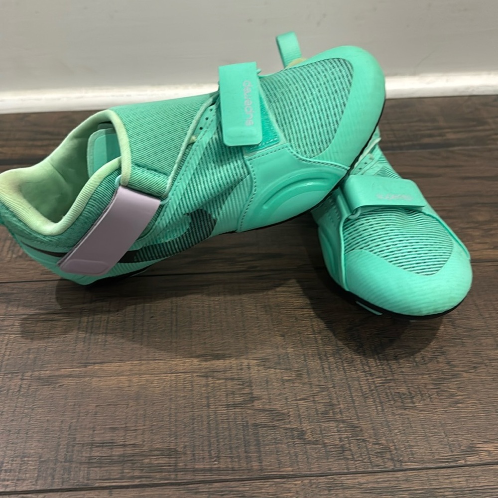 Nike spinning shoes